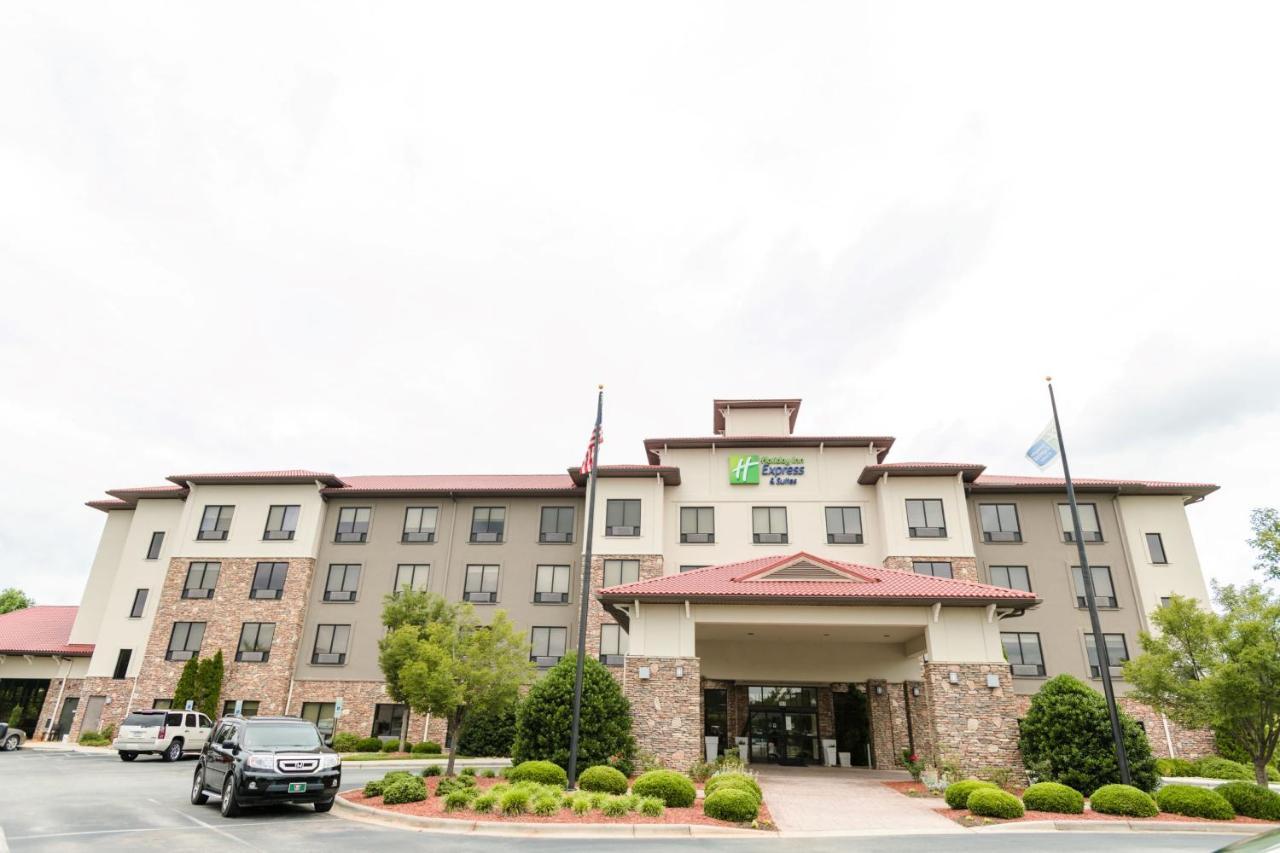 Holiday Inn Express & Suites Lexington North West-The Vineyard By Ihg Eksteriør bilde
