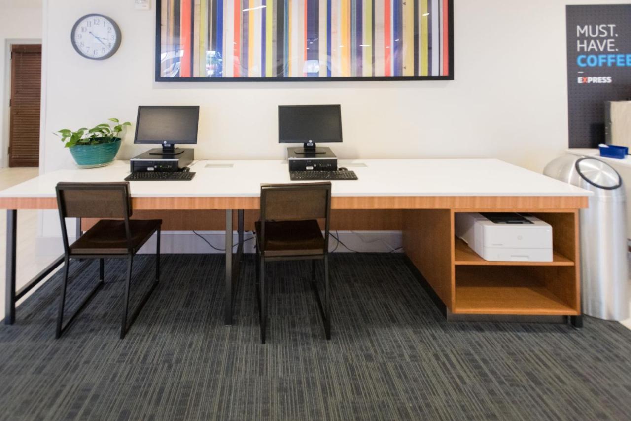 Holiday Inn Express & Suites Lexington North West-The Vineyard By Ihg Eksteriør bilde