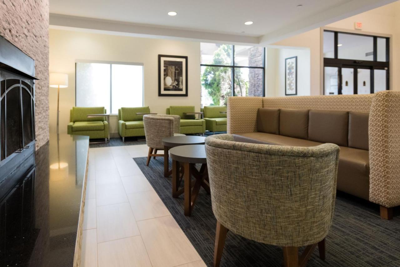 Holiday Inn Express & Suites Lexington North West-The Vineyard By Ihg Eksteriør bilde